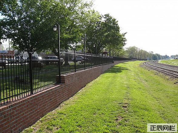 庭院護欄用什么材料好