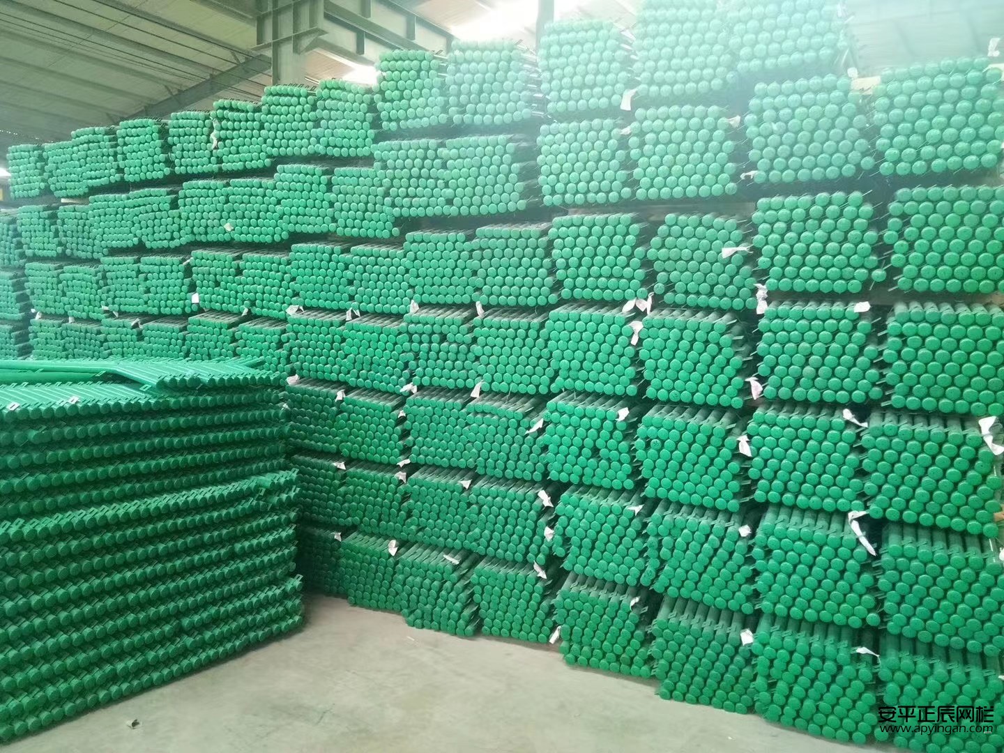 光伏區(qū)現(xiàn)場圍欄廠家