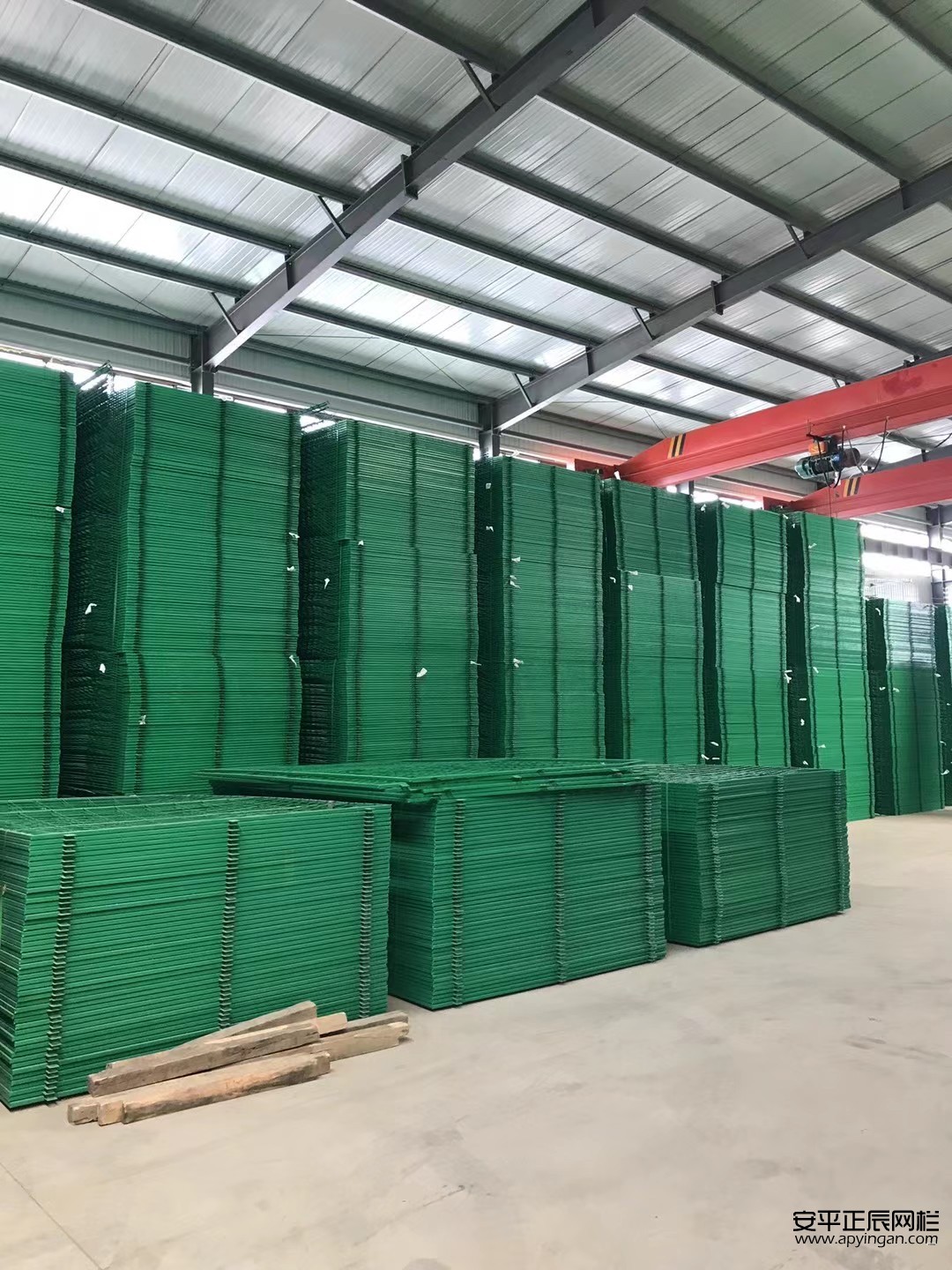 光伏區(qū)現(xiàn)場圍欄廠家