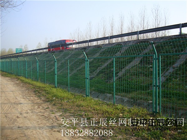 鋼絲圍欄網一米多少錢