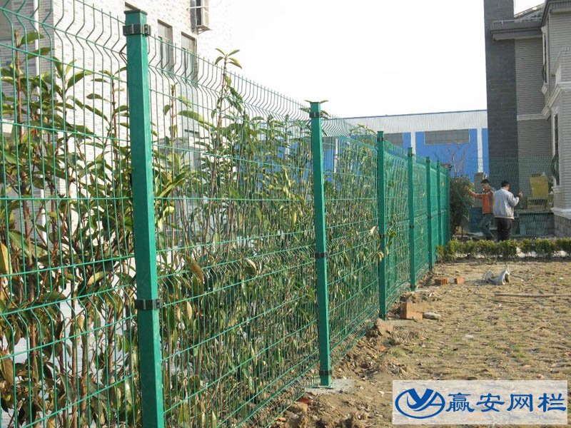 三角折彎公路護欄網