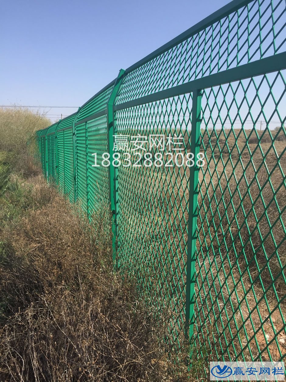 鋼板網(wǎng)護(hù)欄