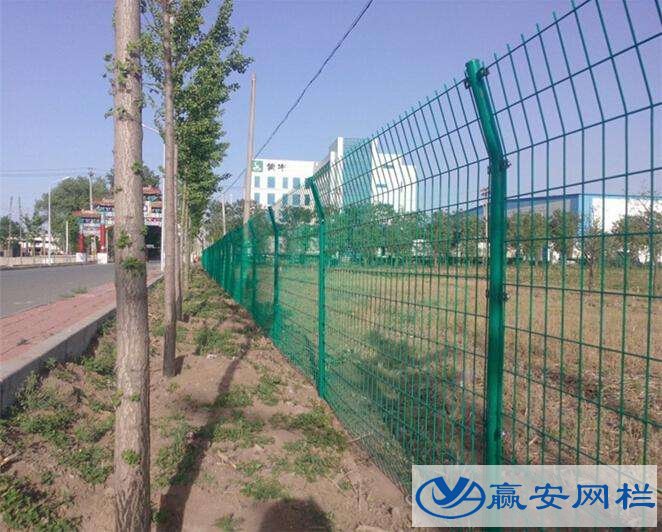 工業(yè)園區(qū)護欄網