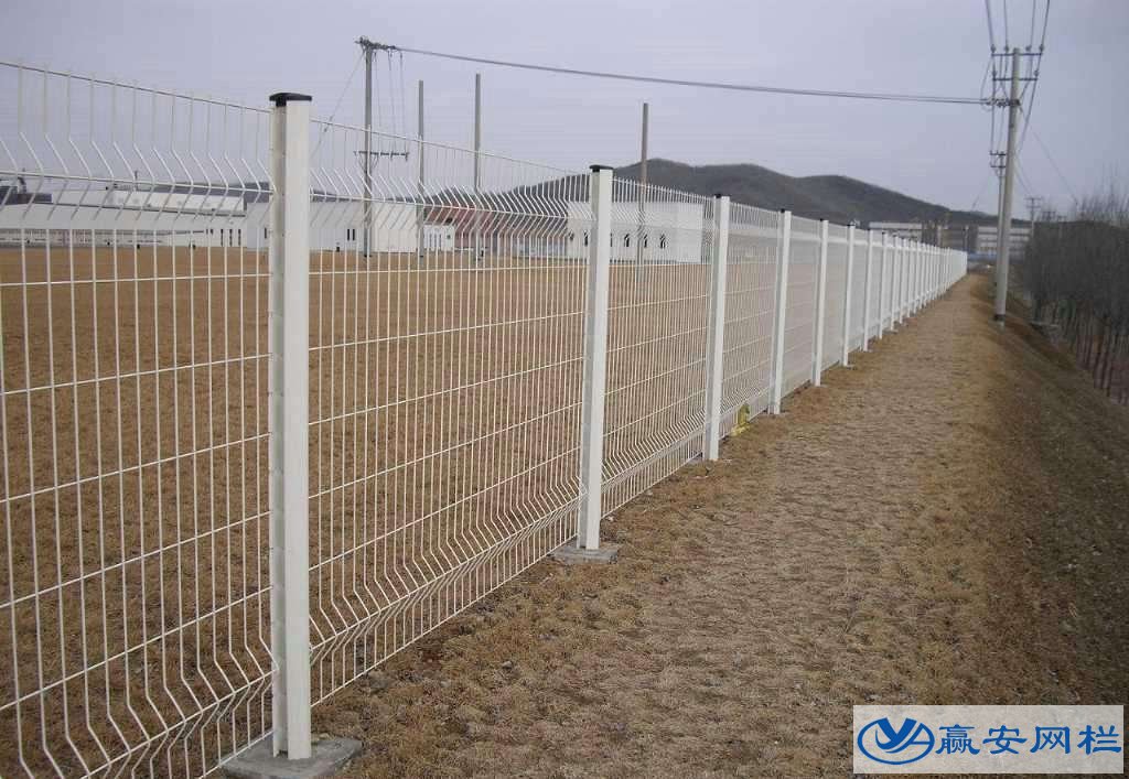 場(chǎng)地折彎護(hù)欄網(wǎng)