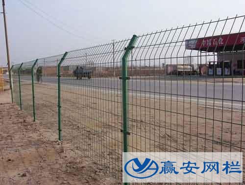 公路護(hù)欄網(wǎng)價格