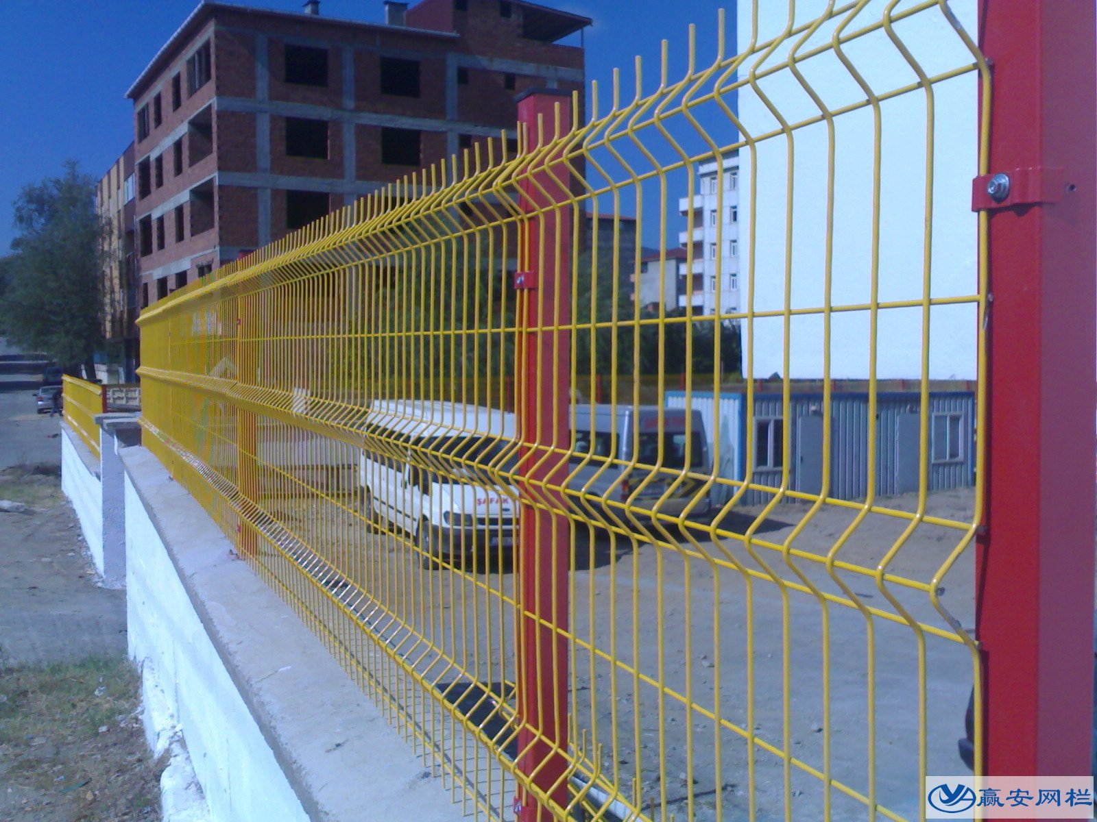 鐵絲護(hù)欄網(wǎng)