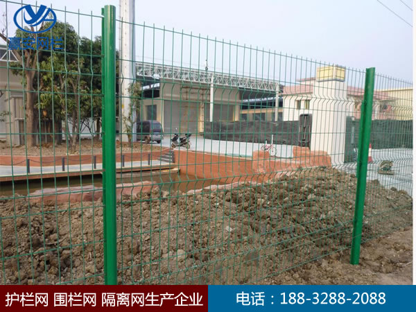 鐵絲網(wǎng)圍欄