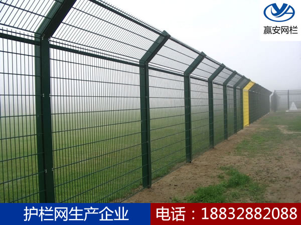 鐵絲網(wǎng)圍欄