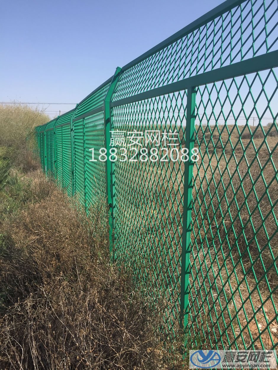 鋼板網(wǎng)式框架護(hù)欄網(wǎng) 框架護(hù)欄網(wǎng)