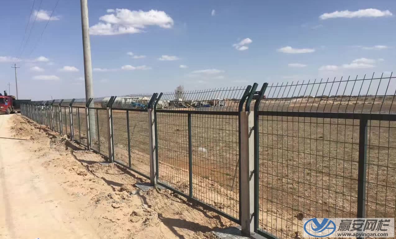 水泥立柱鐵路護欄網 鐵路護欄網