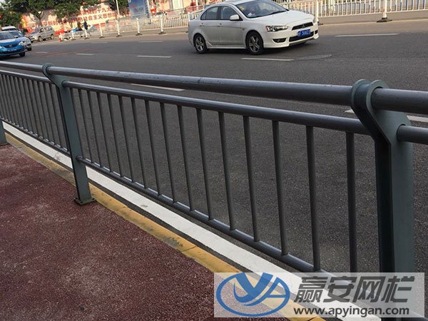 道路護(hù)欄