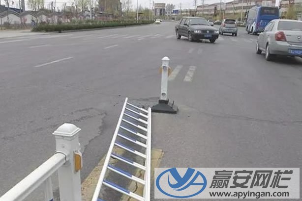 破壞的護欄 市政道路護欄