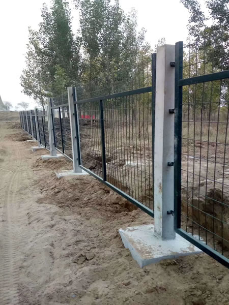 鐵路護(hù)欄網(wǎng) 鐵路護(hù)欄網(wǎng)2