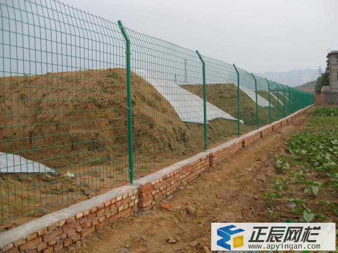 圍墻護欄之雙邊絲護欄網 圍墻護欄