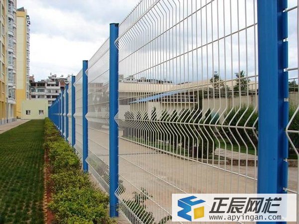 圍墻護欄之桃形柱護欄網 圍墻護欄