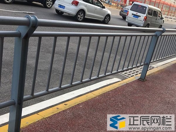 道路護欄