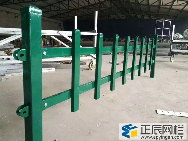 金屬護(hù)欄網(wǎng)