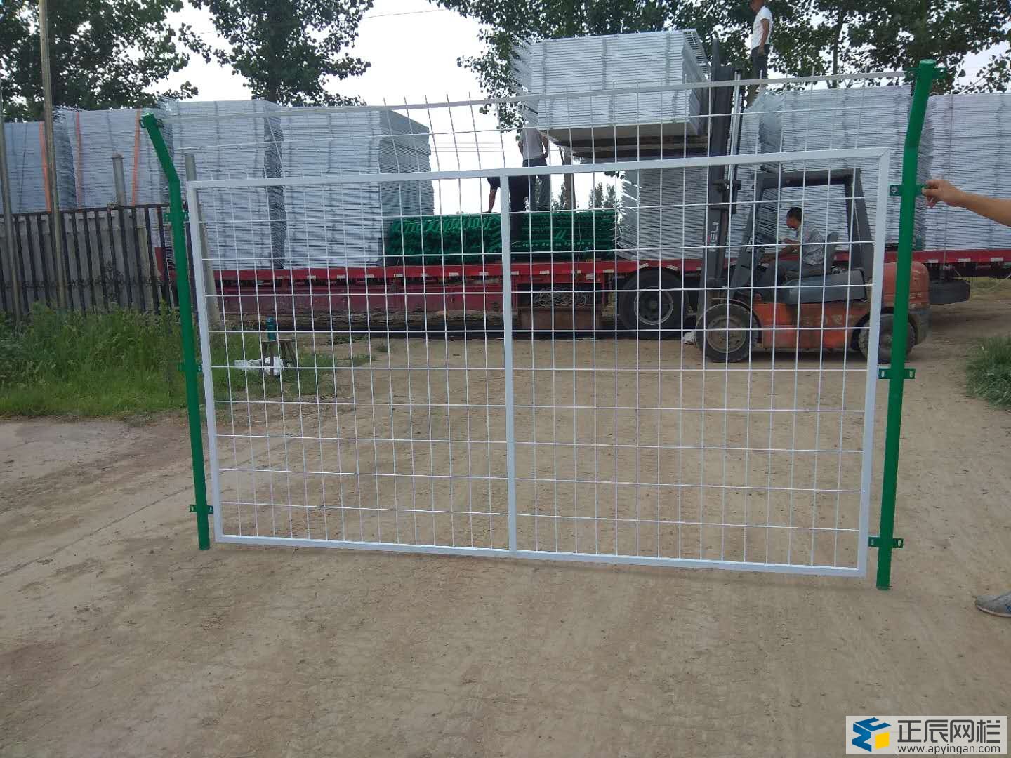 護(hù)欄網(wǎng)購銷合同