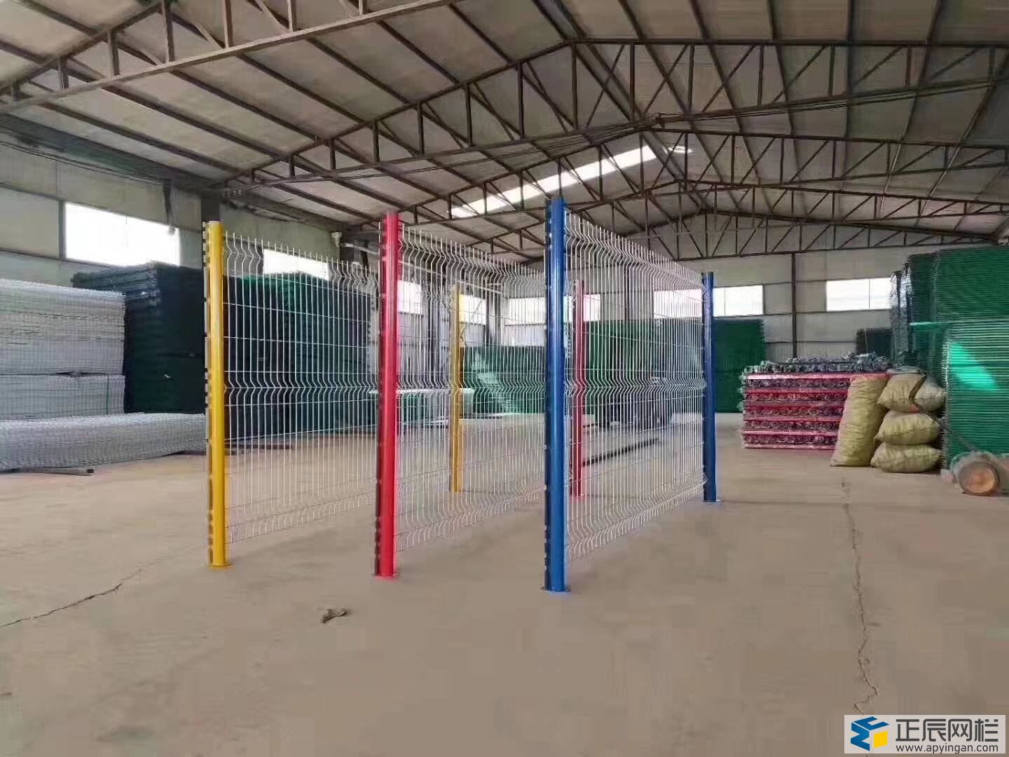 桃型柱護欄網生產廠家