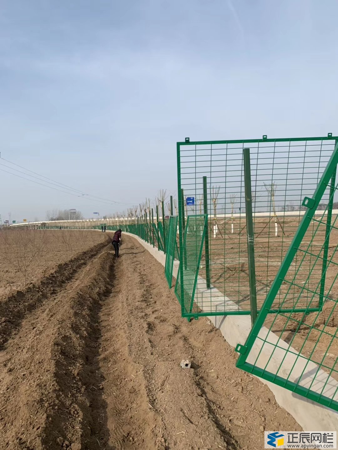 框架護欄網安裝