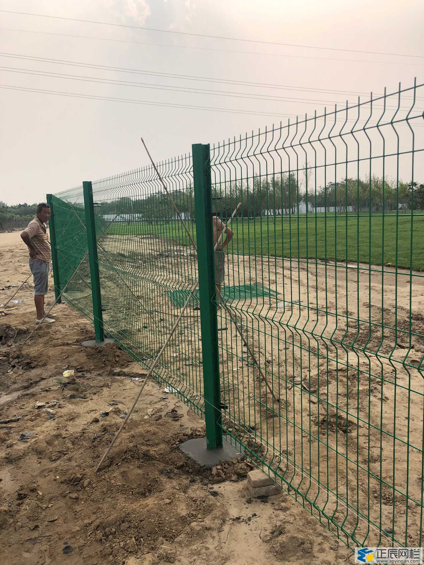 高速公路護欄網(wǎng)施工方案推薦