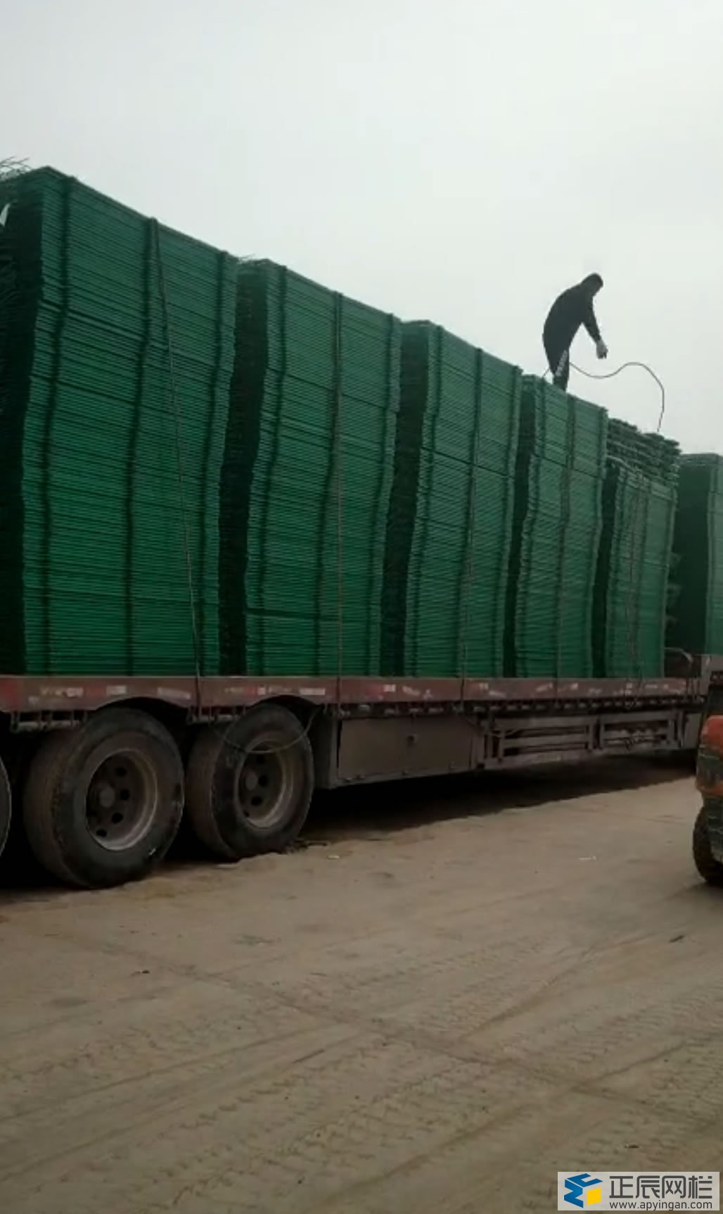 護(hù)欄網(wǎng)廠家