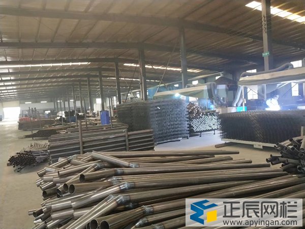 護(hù)欄網(wǎng)廠家