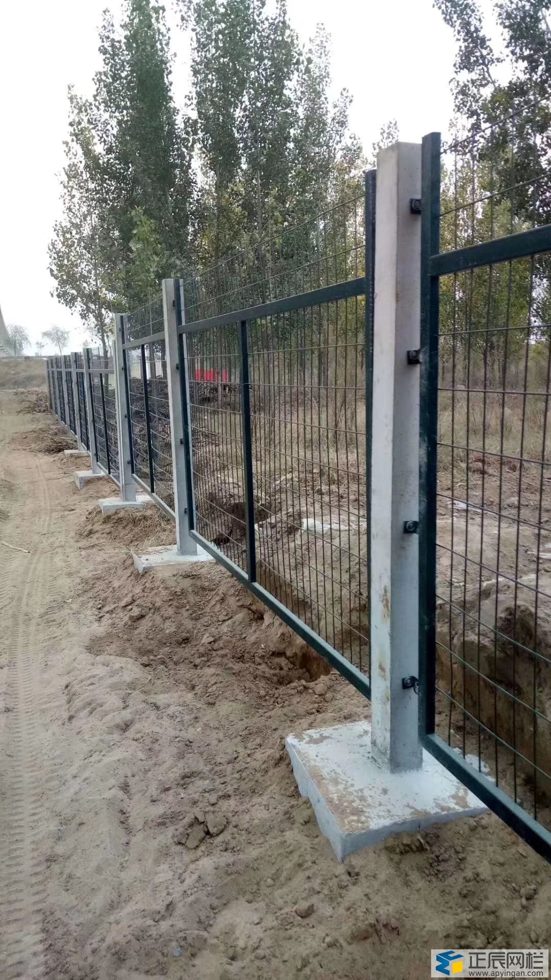 鐵路護(hù)欄網(wǎng)