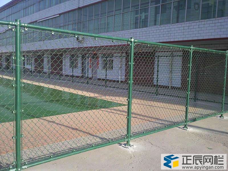 球場(chǎng)防護(hù)圍欄