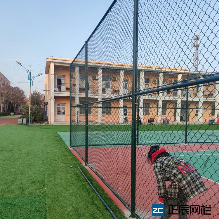 體育場護欄網(wǎng)哪里做的好?