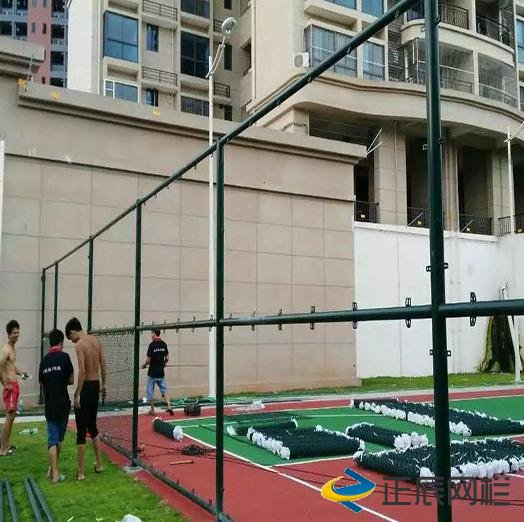 球場(chǎng)圍欄網(wǎng)安裝步驟